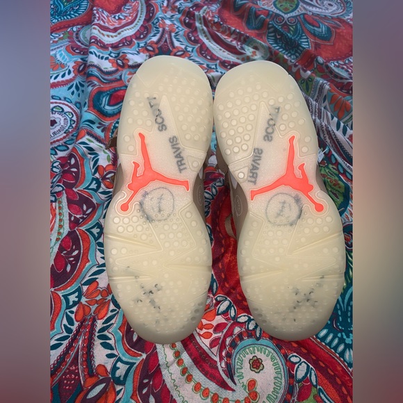 Jordan 6s Travis scott “British khakis” - Picture 4 of 6
